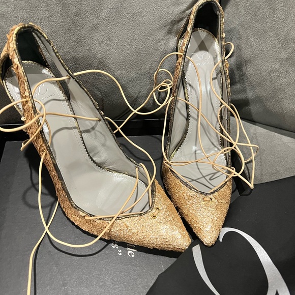 Gold Sequin lace up pump - Picture 6 of 8